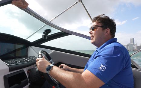 Four-Winns-H2-OB-Review-helm-station-jack-haines