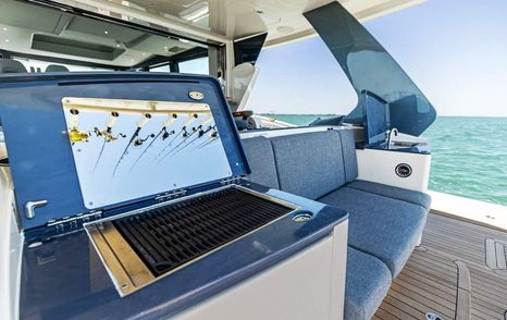 Scout-670-LXS-Review-aft-deck-grill