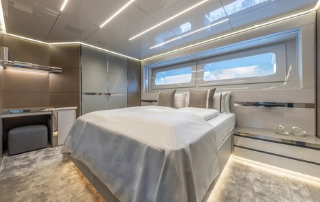 Superyacht No Stress guest cabin