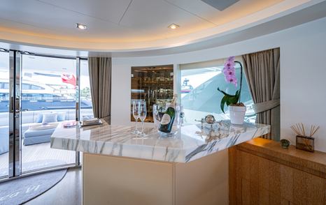 Motor Yacht Andrea VI main lounge bar area