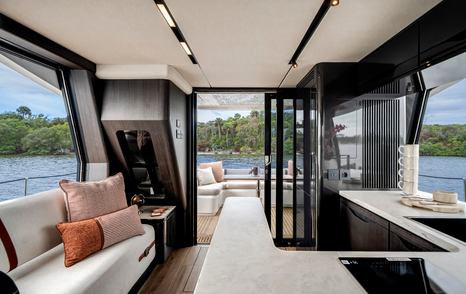 Galeon 520 Fly yacht main saloon lounge 