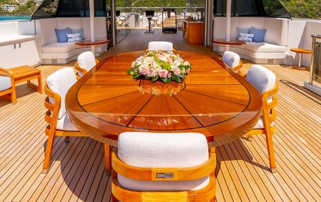 Superyacht Scott Free sundeck alfresco dining