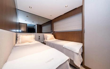 Motor yacht Dogu's twin room