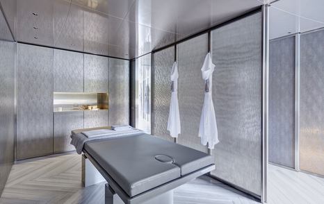 Superyacht Savannah spa room