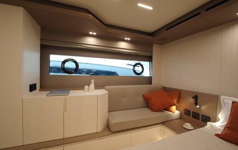 Pardo-E72-Review-owner-cabin-sofa