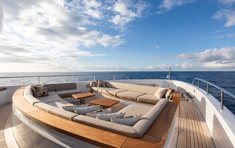 Benetti yacht Cada Dia foredeck with seating 