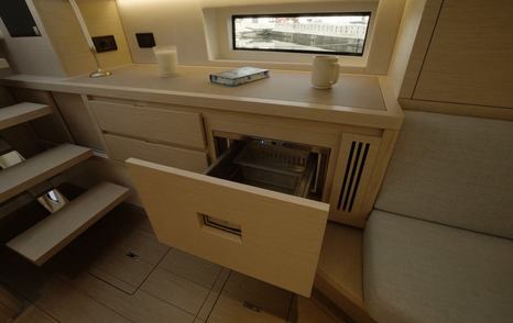 Pardo-43-Review-saloon-storage-and-fridge-detail-interior