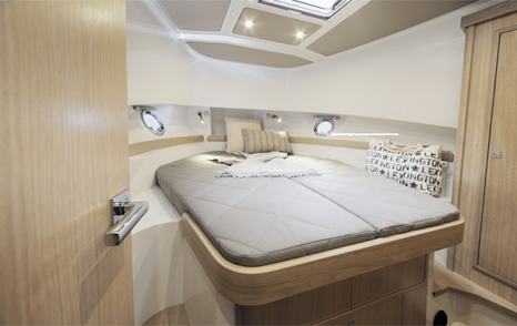 Sargo 36 FLY cabin