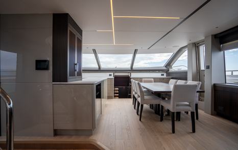 Sunseeker-Ocean-182-dinette 