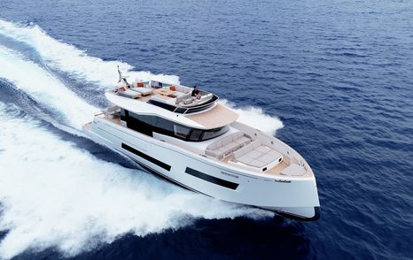 Pardo-E72-Review-at-sea-running