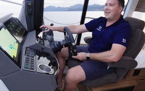 Marex-390-Review-jack-haines-helm-station