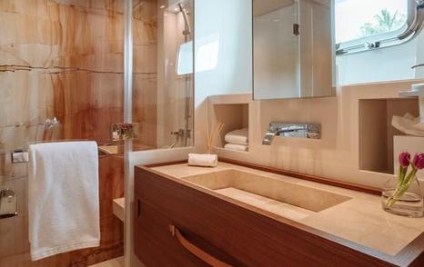 Motor yacht Fifty Shades ensuite with marble detailing and basin