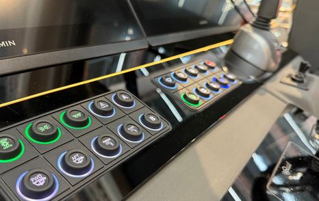 Marex-440-Scandinavia-Review-helm-dash