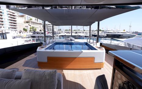 Tankoa-Yachts-S501-Evo-Review-sundeck-hottub
