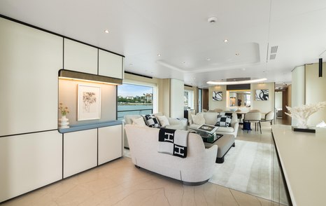 Superyacht Freedome main saloon