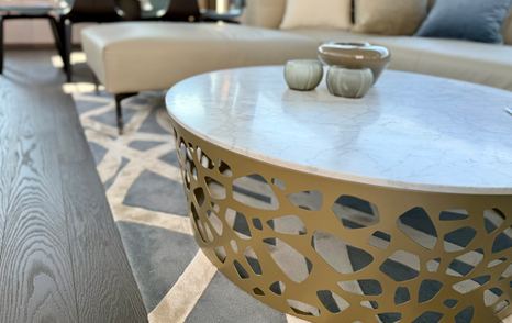 Pershing-8X-Review-saloon-coffee-table