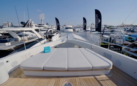 Benetti Oasis 34M foredeck sunpad offering panoramic views and additional outdoor lounging space.