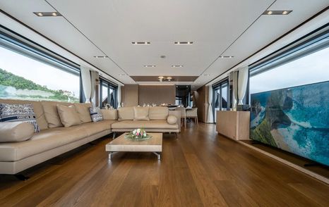 Ferretti motor yacht Isotta main saloon lounge 