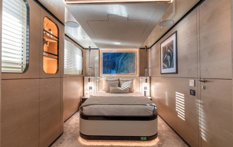 Superyacht Kasif guest bedroom