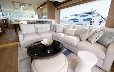 Horizon-V77S-Review-saloon-seating