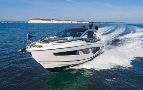 sunseeker-predator-65-running 