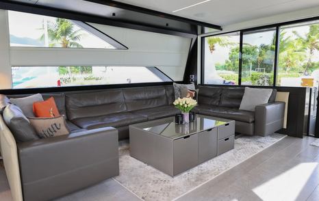 Pershing motor yacht Queen B Sport main saloon lounge