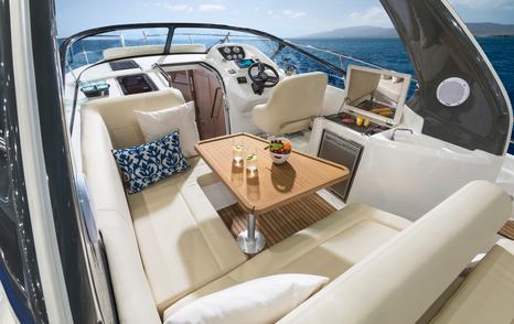 Bavaria S29 deck lifestyle