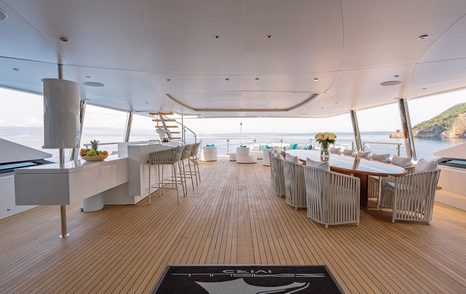 Superyacht Seagull MRD shaded outdoor deck 