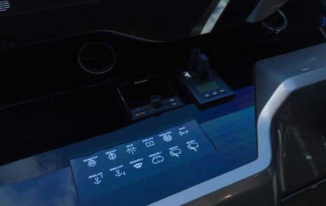 Control panel and helm interface aboard the Galeon 620 Fly.