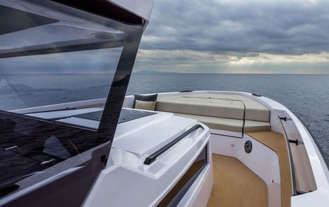 Technohull XPD 46 boat foredeck with sunpads