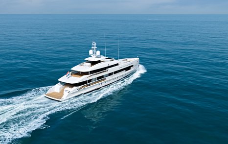 Rear view of Heesen AMARE II underway at sea