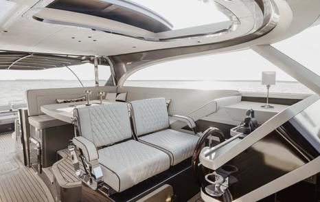 zeelander-5-review-forward-facing-saloon-seating-with-sunroof