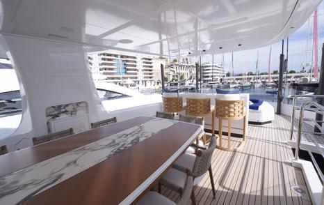 Columbus-Atlantique-43MT-Frette-Review-sundeck-dining-and-bar