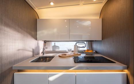 Beneteau-Gran-Turismo-41-galley