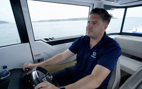 Axopar-29-XC-Cross-Cabin-Review-jack-haines-helm