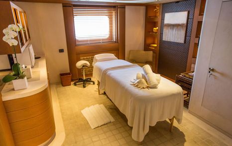 Superyacht Pelorus's massage room