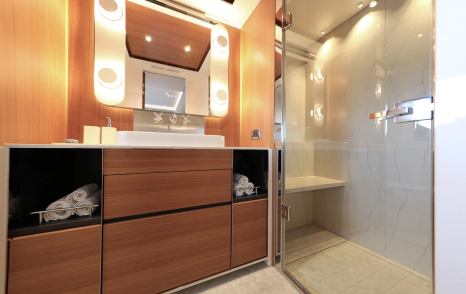 Ocean-Alexander-35-Puro-VIP-ensuite