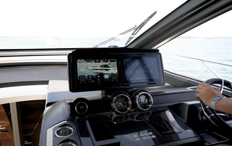 sunseeker-predator-65-dashboard