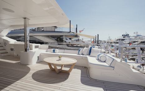 Gulf-Craft-Majesty-140-Review-upper-aft-deck-lounge
