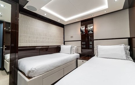 Superyacht Out Of The Blue twin cabin