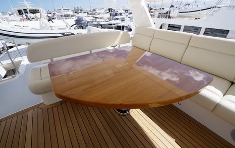 Grand-Banks-GB62-Flybridge-Review-flybridge-dinette