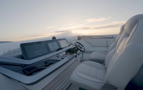 Princess-S80-upper-helm-seats