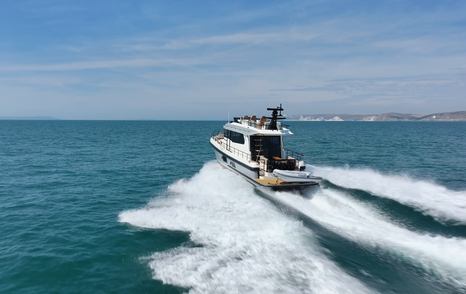 Nord Star 49+ running at speed from astern