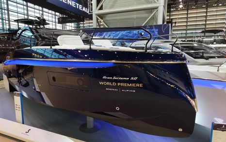 The anchor hides away in the locker when not in use 