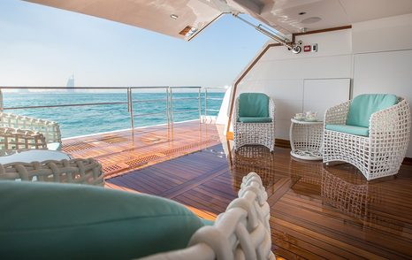 Gulf-Craft-Majesty-140-Review-beach-club-view-out
