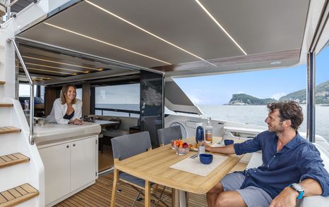 Absolute Navetta 68 deck