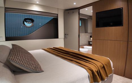 Bluegame-BGX63-owner-cabin-bed