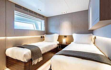 Superyacht Contigo's twin room