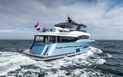 Steeler Ocean Explorer 72 yacht underway stern view 