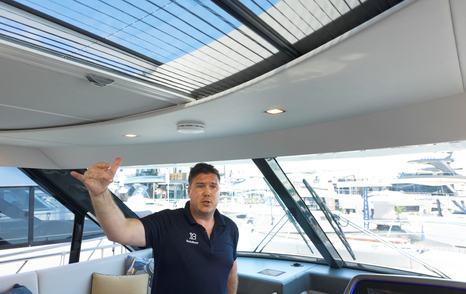 Riviera 5600 Sport Platinum Edition opening sunroof above the helm